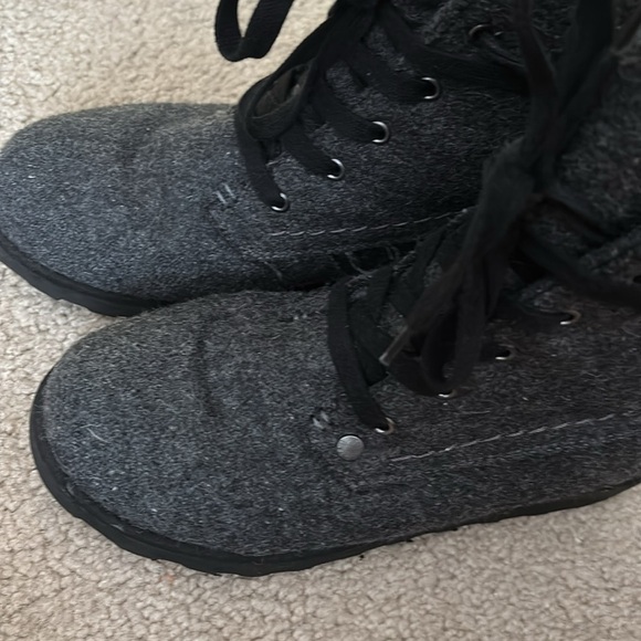 Bear Paw slipper booties size 6 - Picture 8 of 8